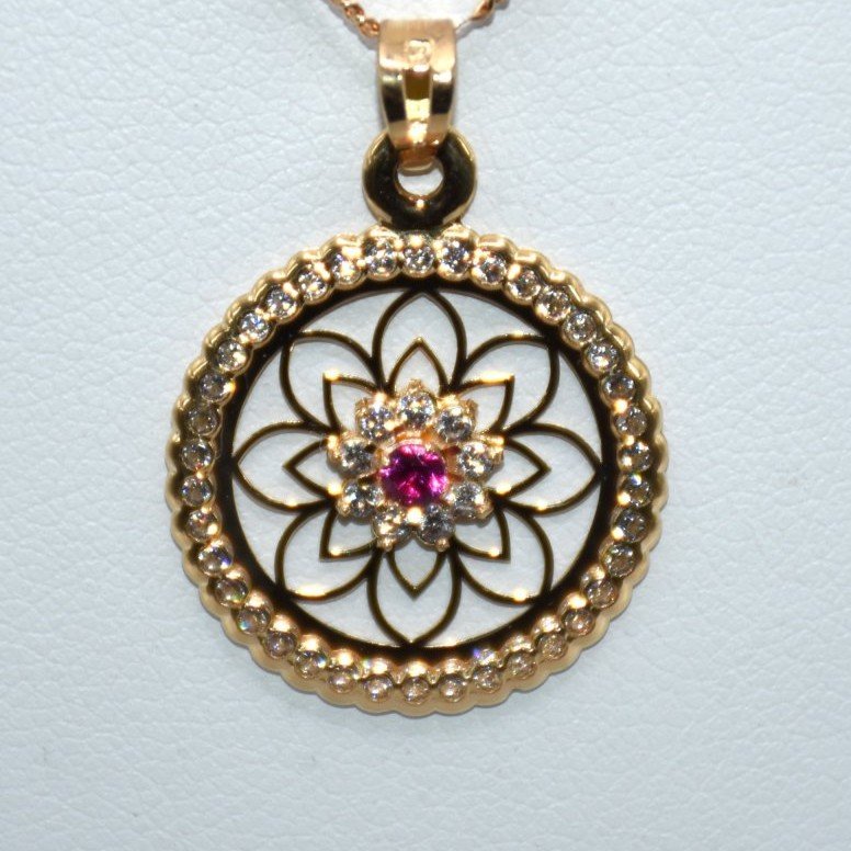 19.2K Portuguese Gold | Round Floral Pendant Red