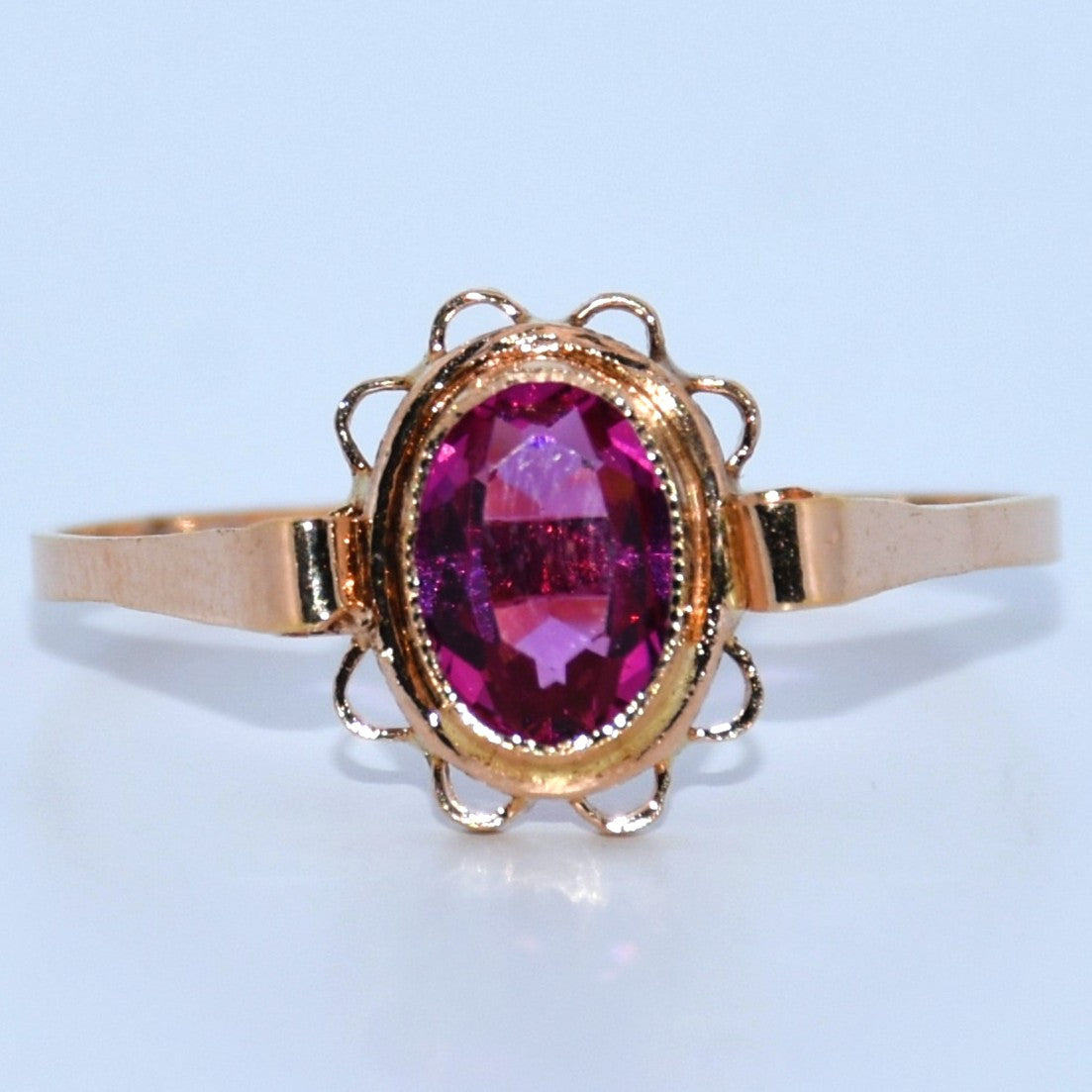 19.2K Portuguese Gold | Oval Ring Stone Garnet