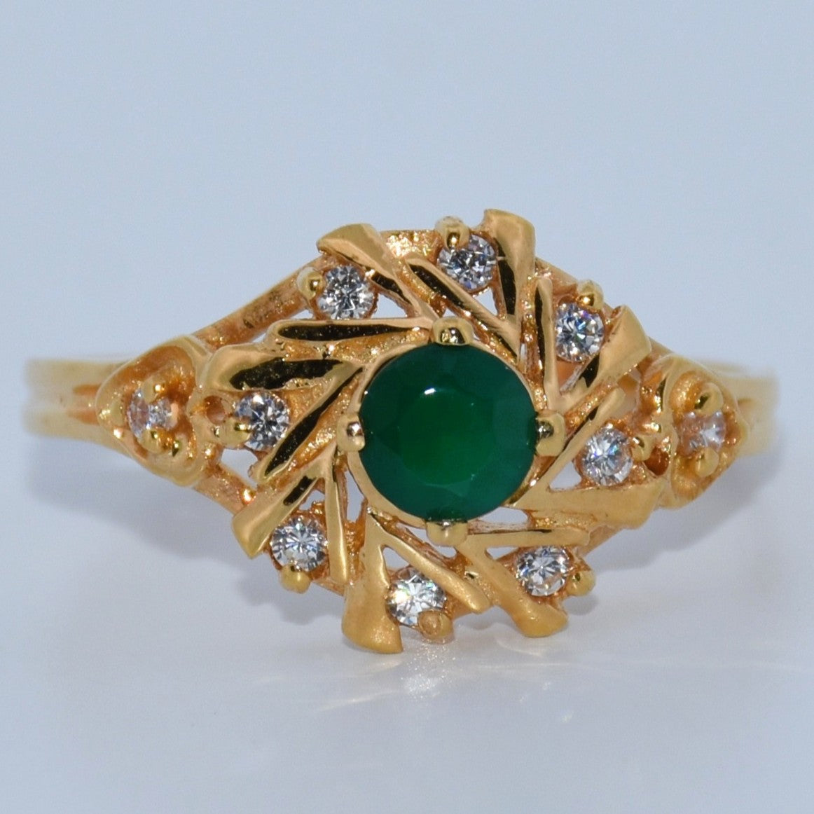 19.2K Portuguese Gold | Round Emerald Stone Ring
