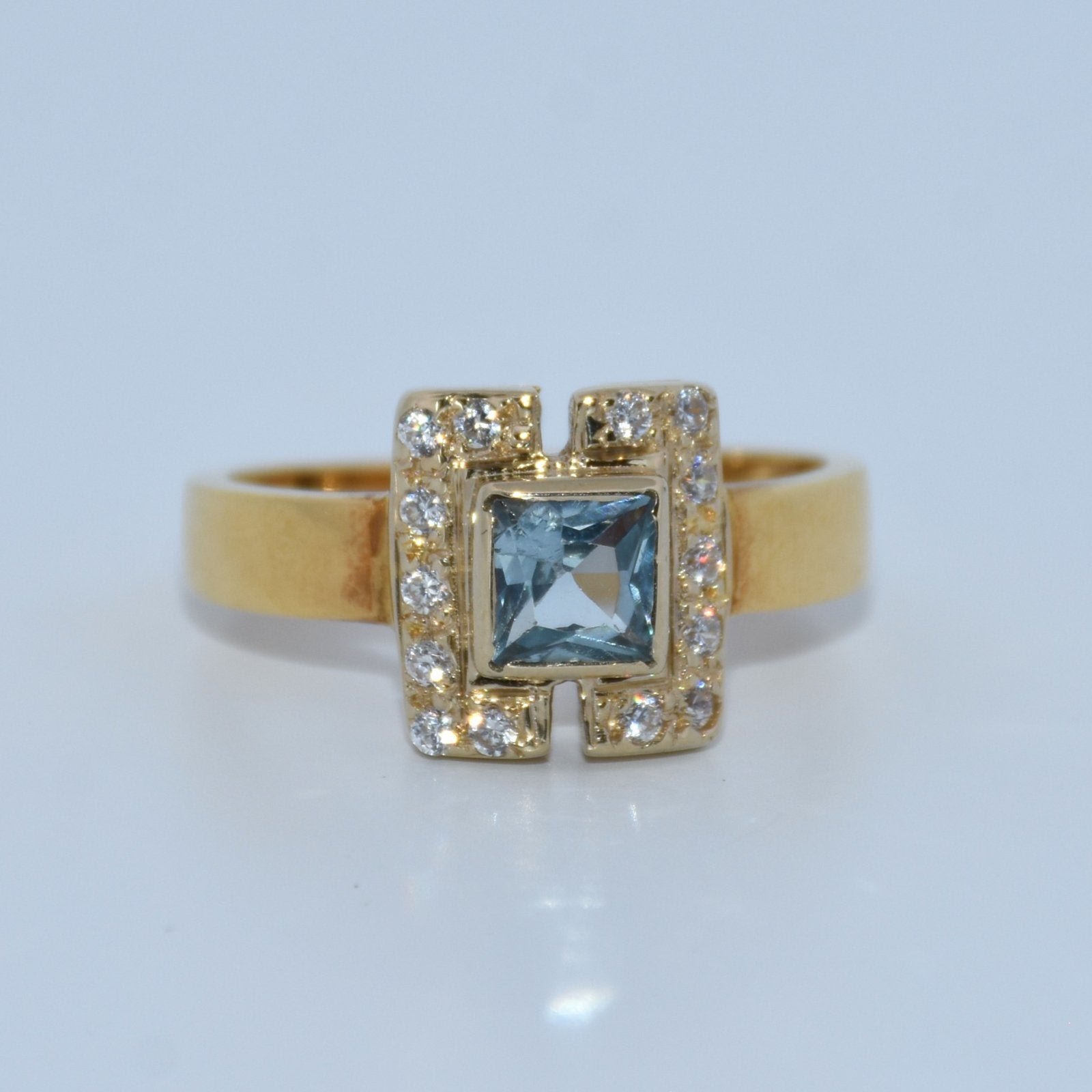 19.2K Portuguese Gold | Square Aquamarine Ring