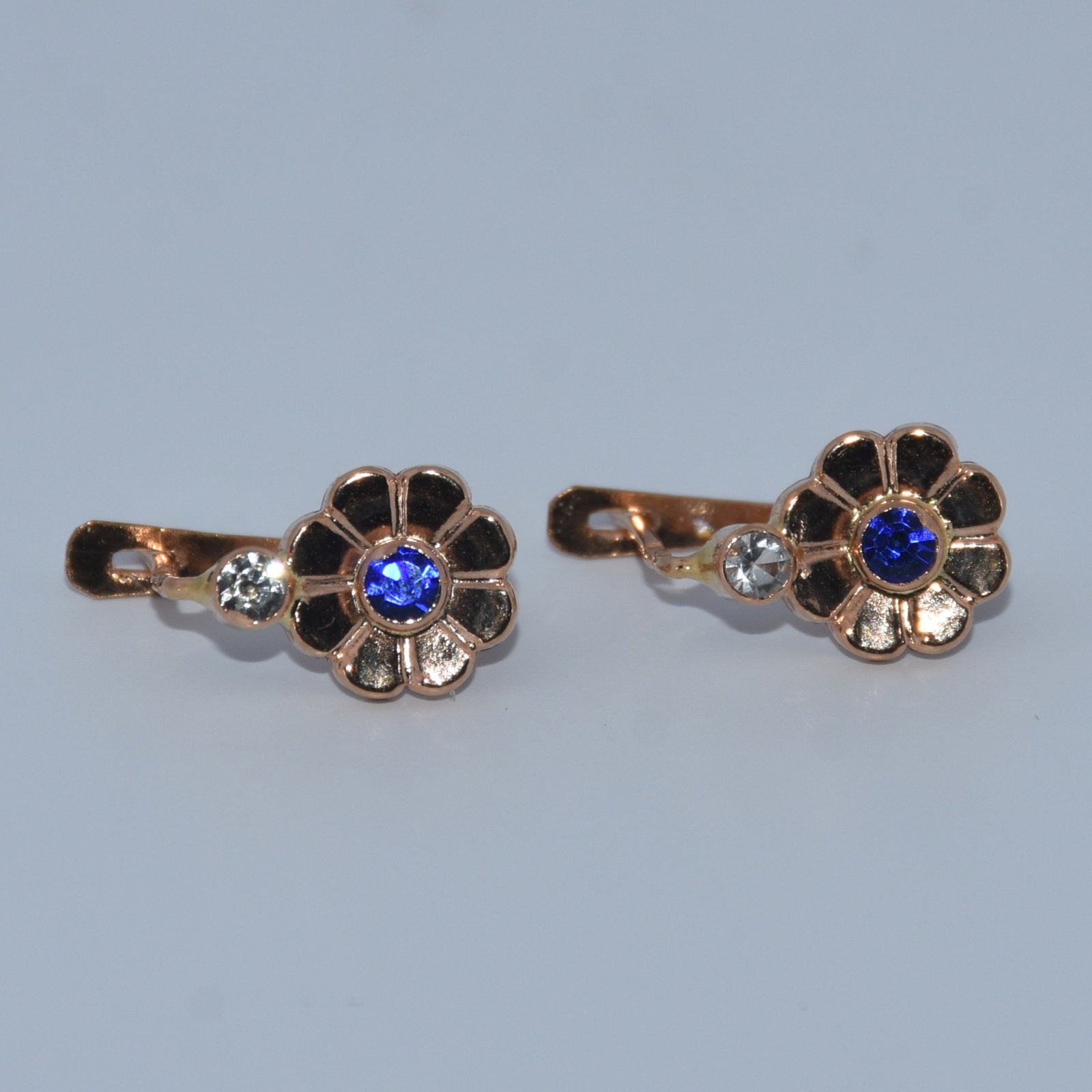 19.2K Portuguese Gold | Flower with Stone Earrings
