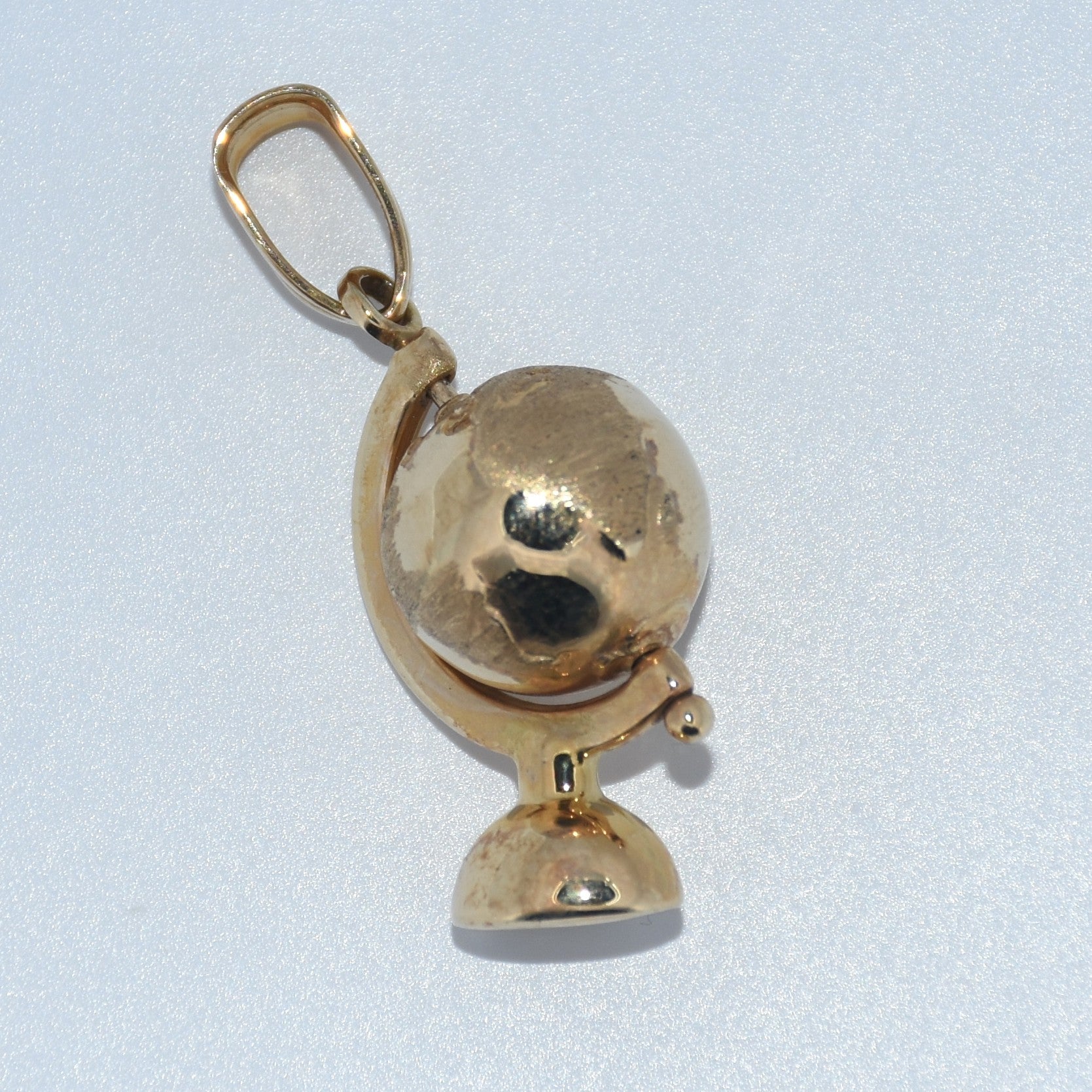 14K Gold | Globe Pendant