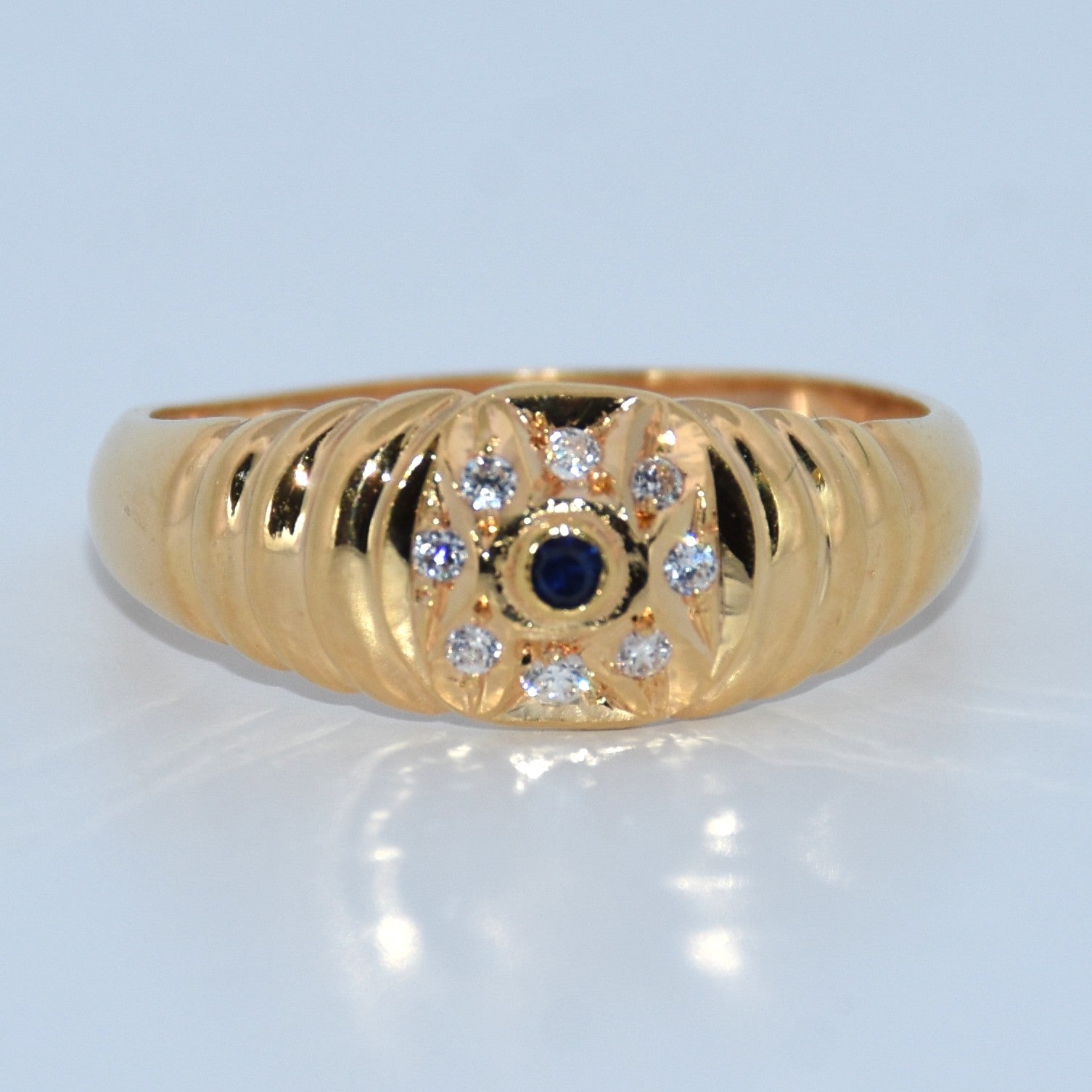 19.2K Portuguese Gold | Sapphire Ribbed Ring