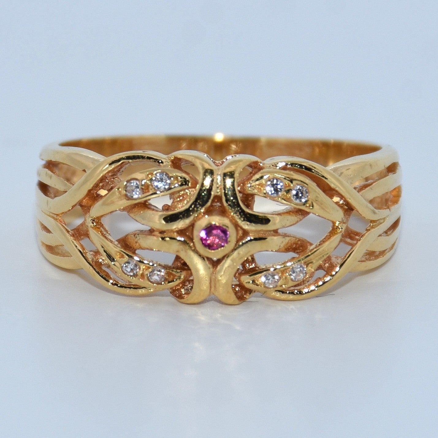 19.2K Portuguese Gold | Fancy Knot Ring