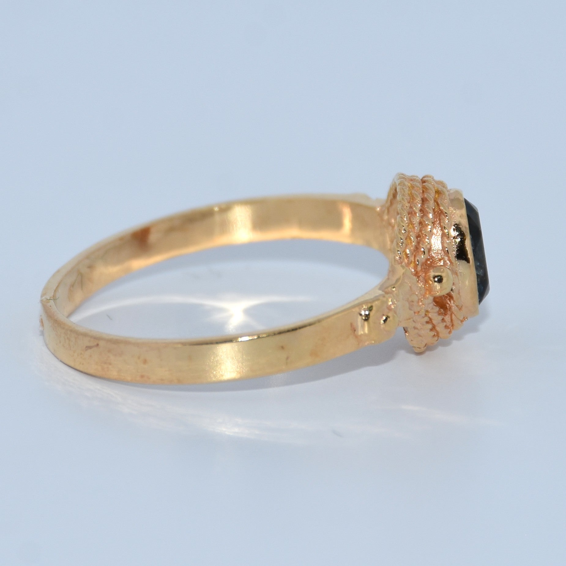 19.2K Portuguese Gold | Vintage Oval Blue Topaz Ring