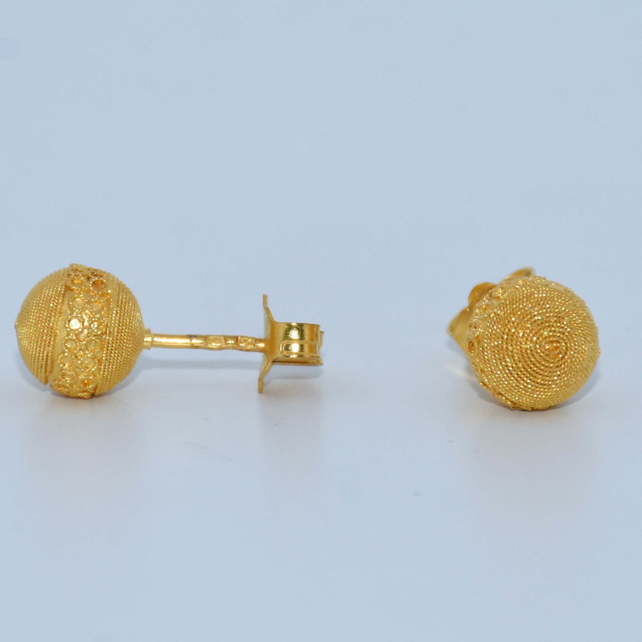 19.2K Portuguese Gold | Detailed Ball Earrings