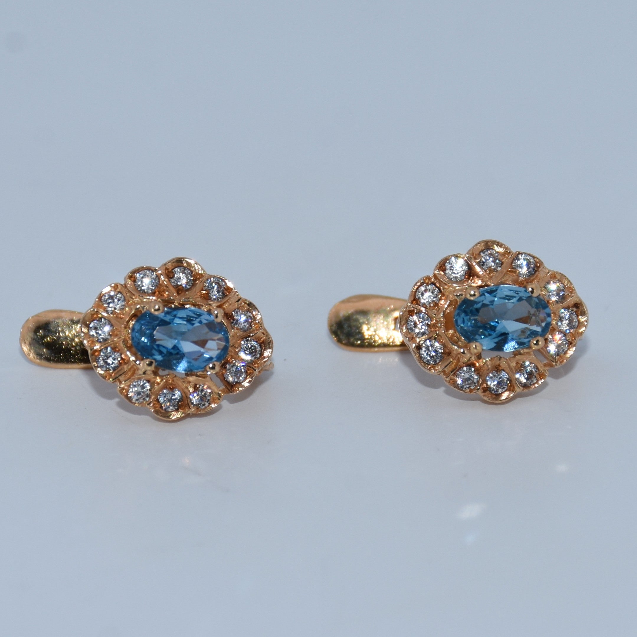 19.2K Portuguese Gold | Oval Teardrop Huggie Earrings