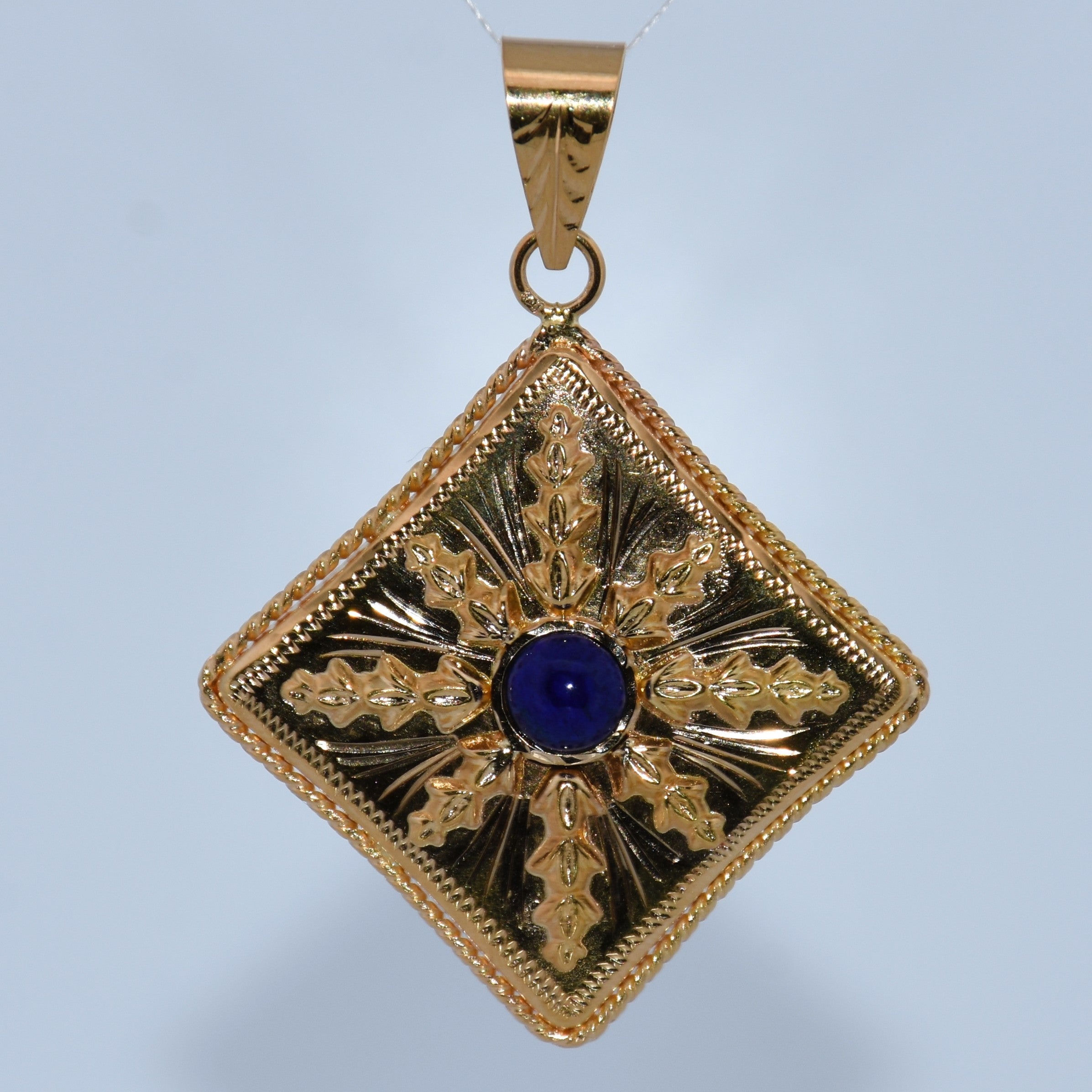 19.2K Portuguese Gold | Lapis Lazuli Gemstone Pendant