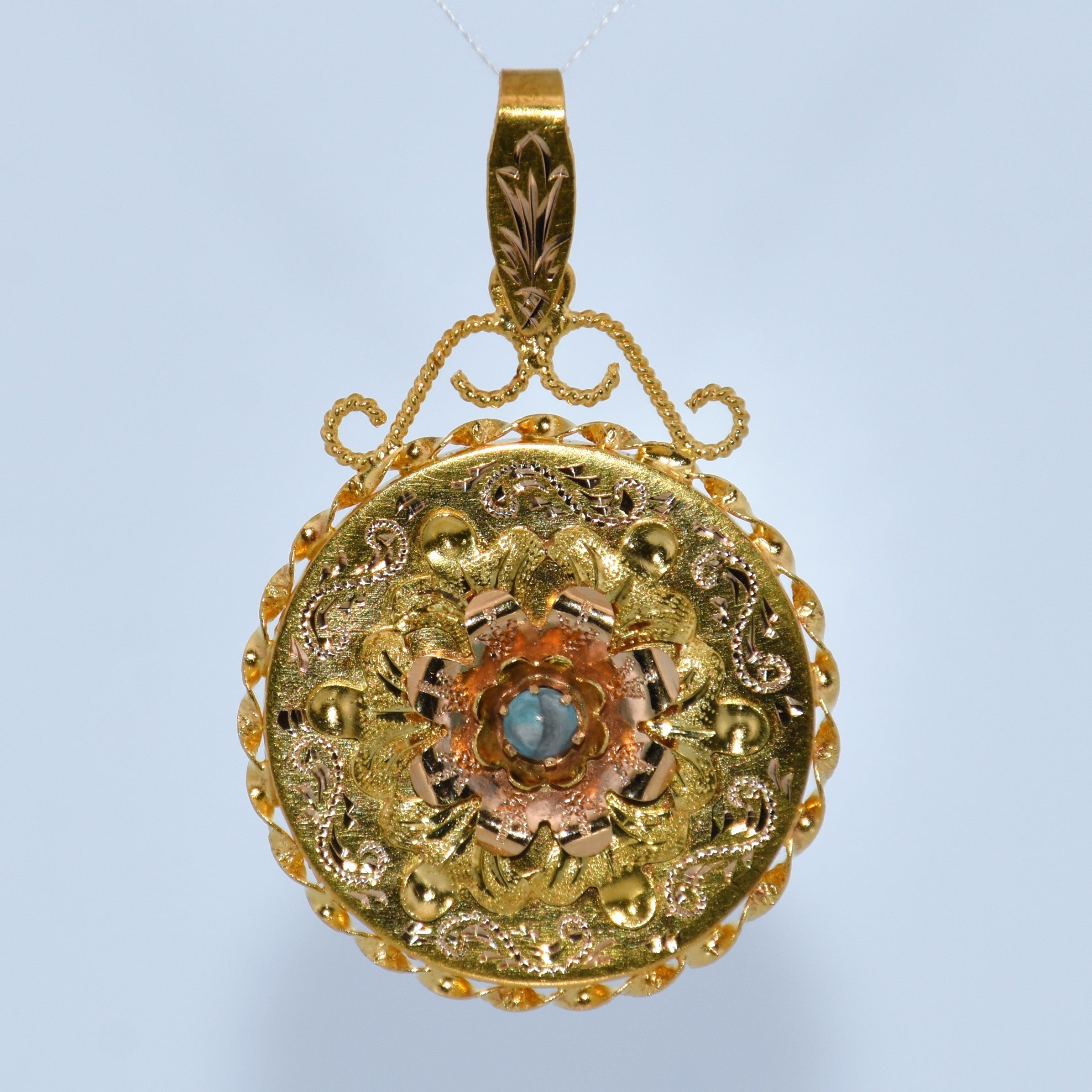 19.2K Portuguese Gold | Embossed Floral Design w/ Small Central Gemstone Pendant