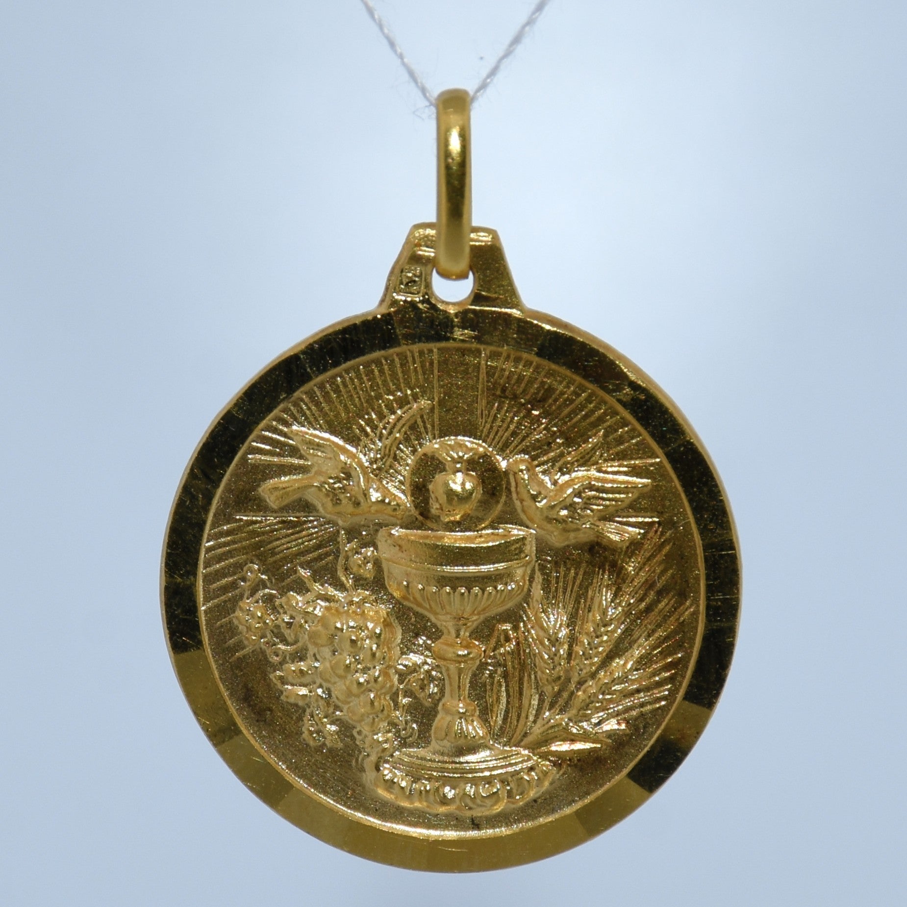19.2K Portuguese Gold | Communion Cup Pendant