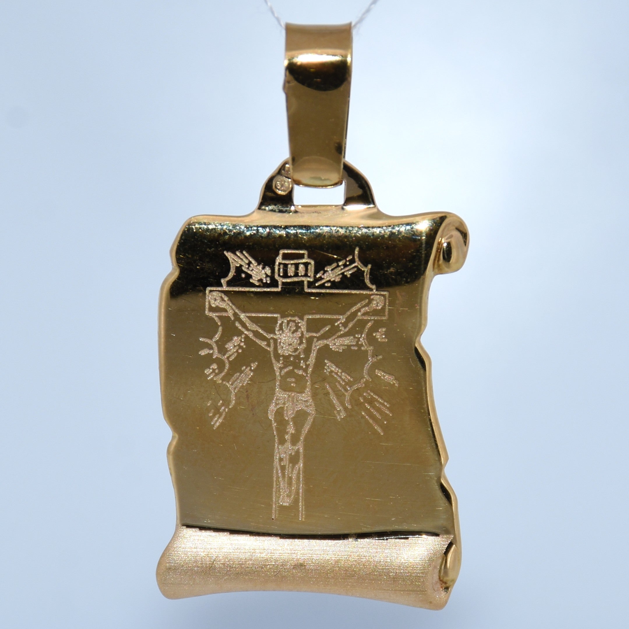 19.2K Portuguese Gold | Crucifix Scroll Pendant