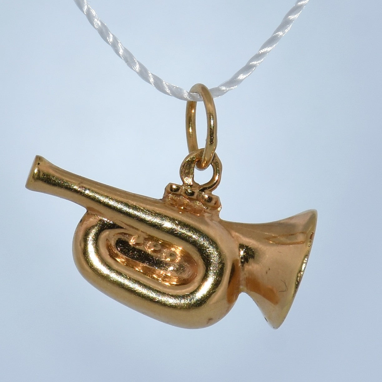 19.2K Portuguese Gold | Trumpet Charm