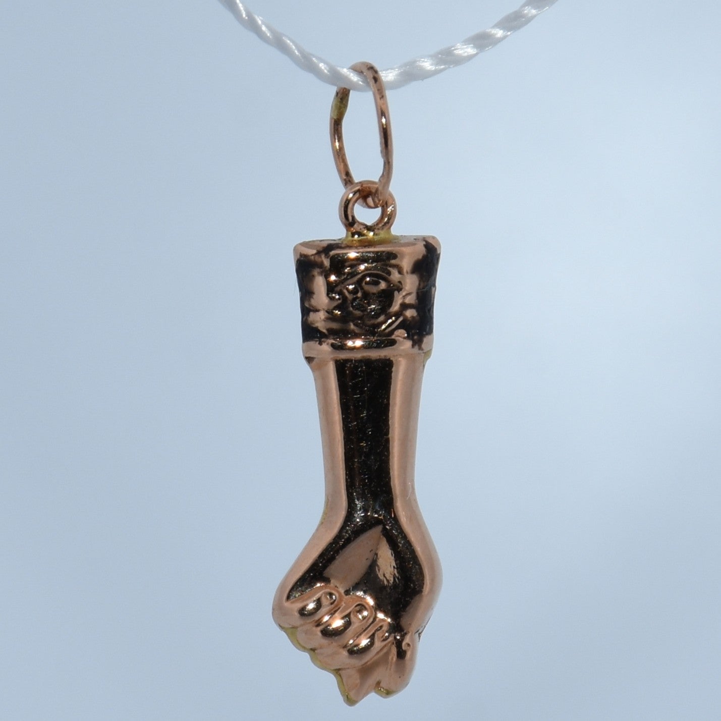 19.2K Portuguese Gold | Design Lucky Fist Charm