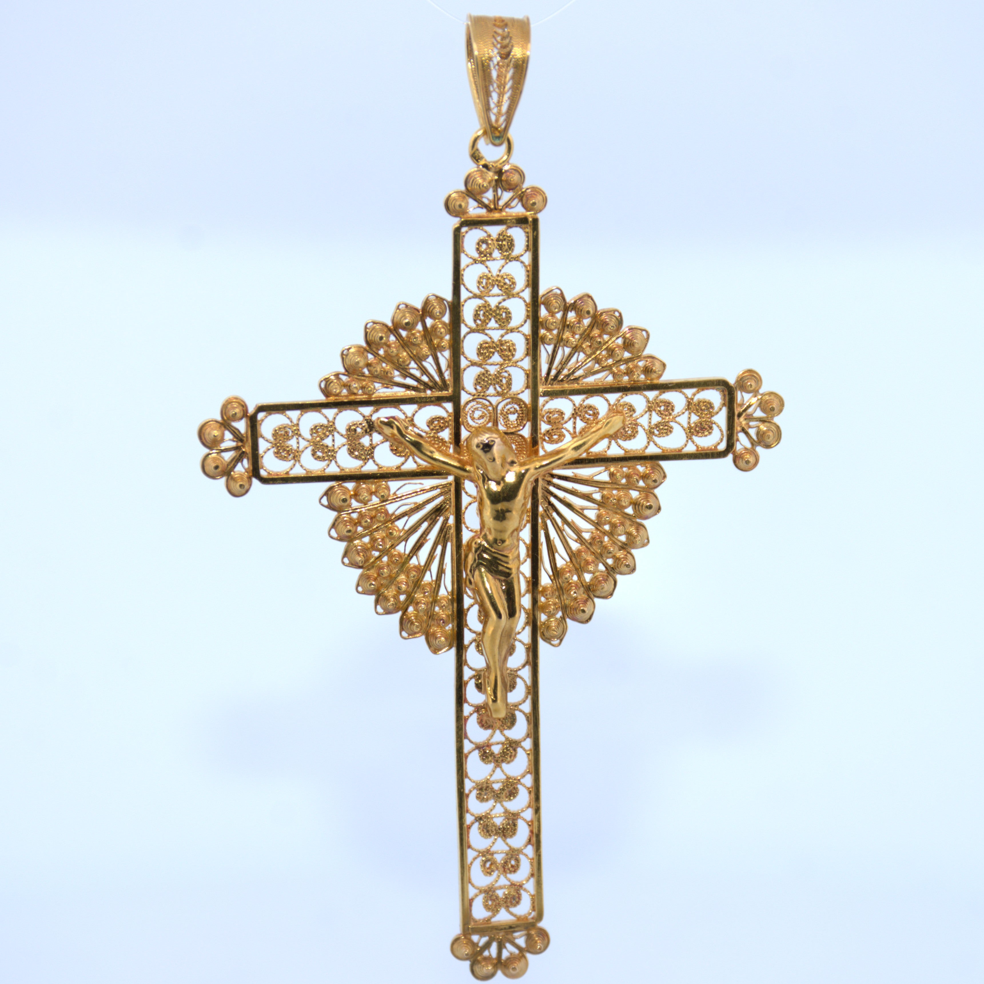 19.2K Portuguese Gold | Large Detailed Cross