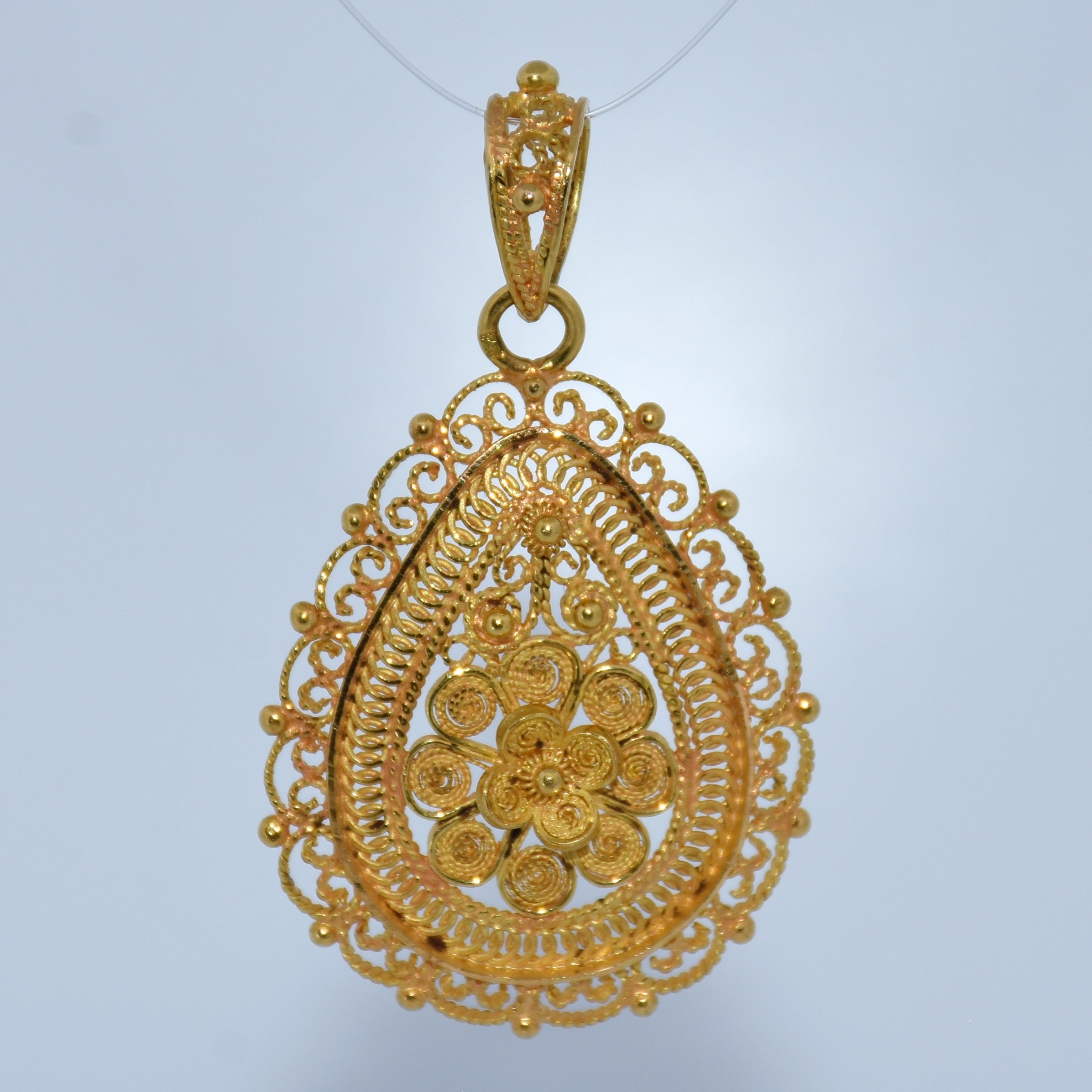 19.2K Portuguese Gold | Detailed Pear Shaped Pendant
