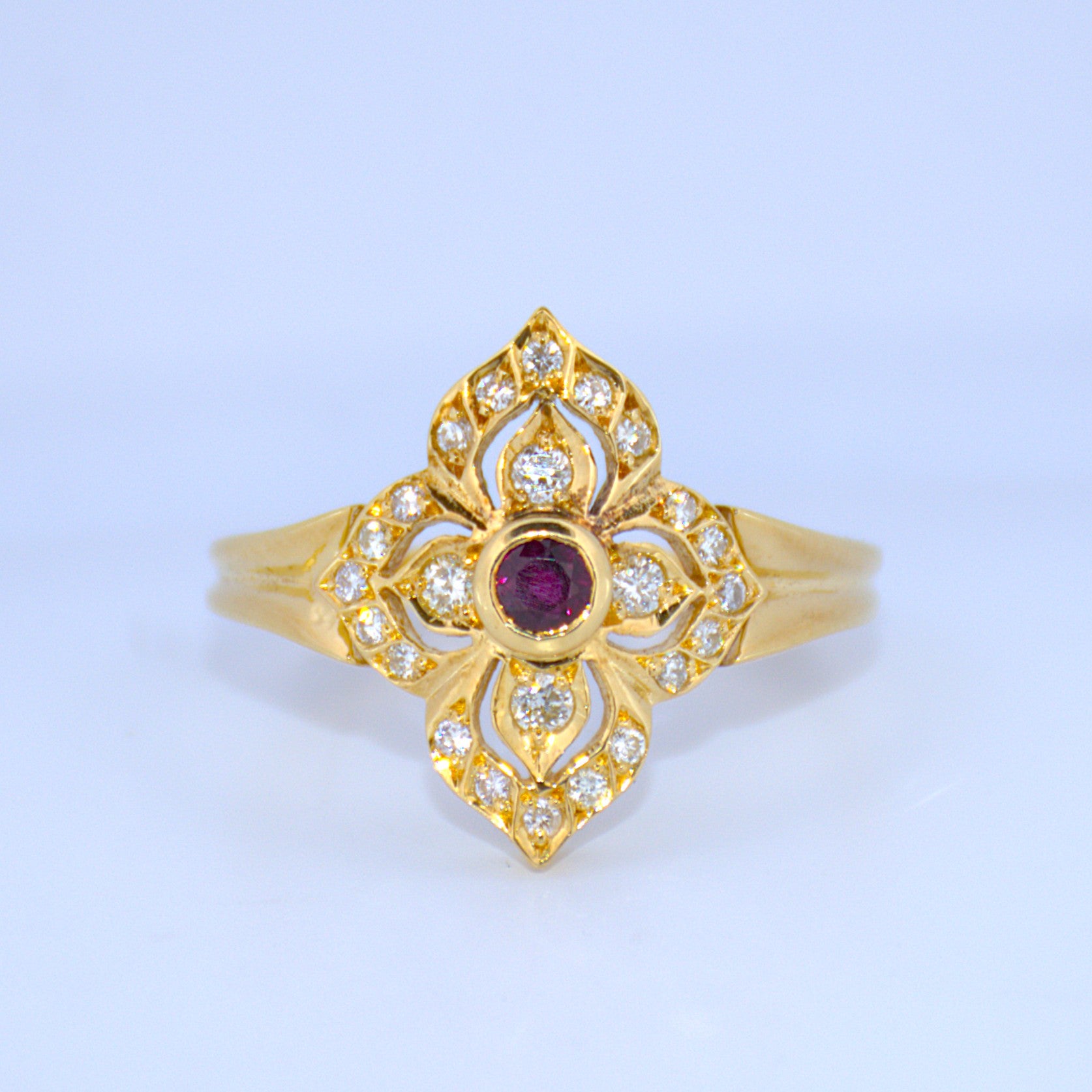 19.2K Portuguese Gold | Ruby Flower Ring with Natural Diamonds