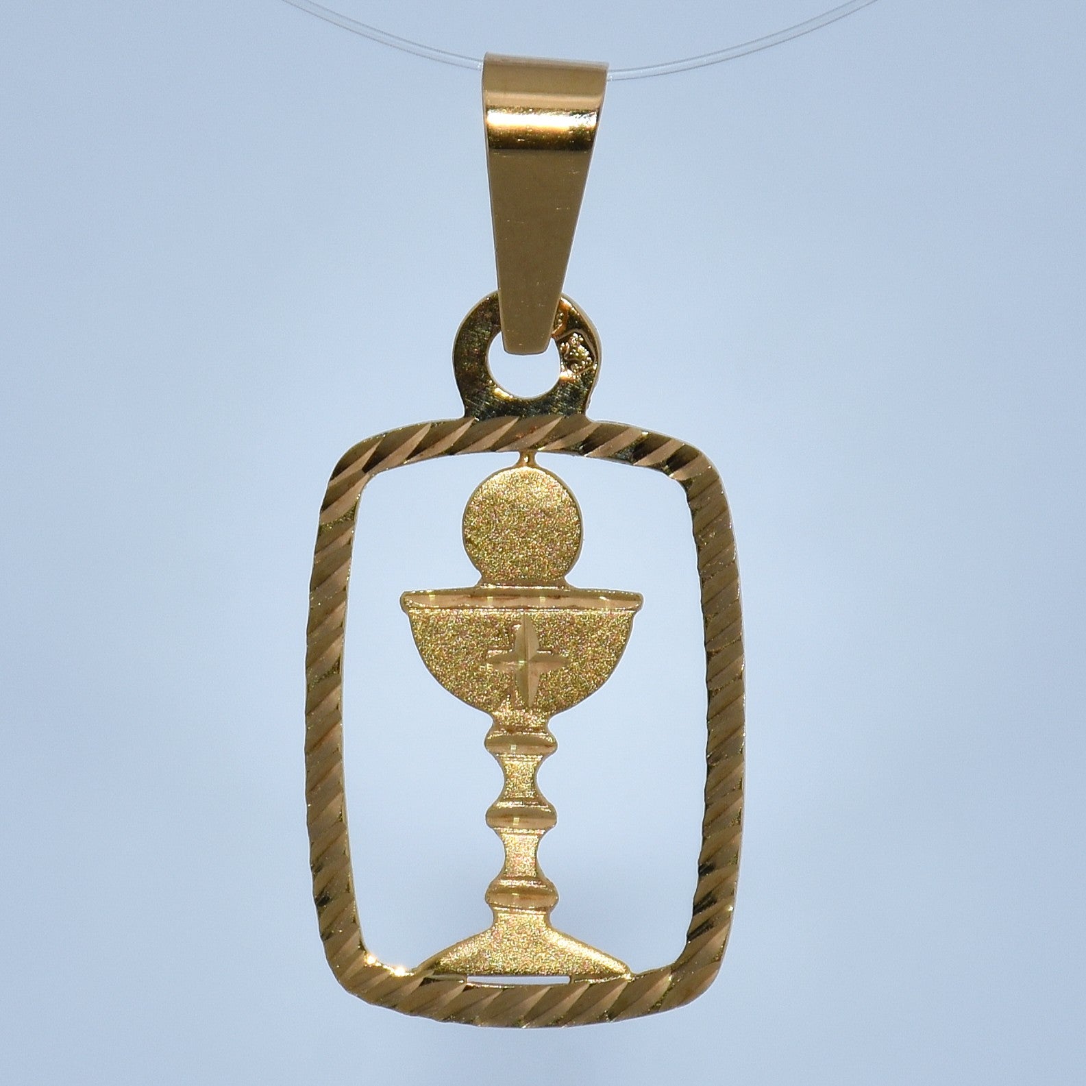 19.2K Portuguese Gold | Small Cut Out Communion Charm